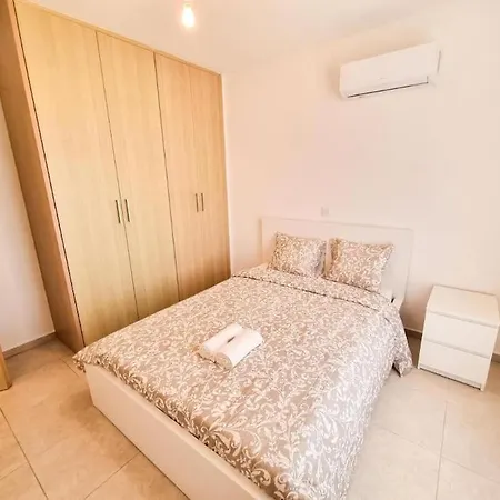2bedroom Apt With Communal Pool Апартаменты *