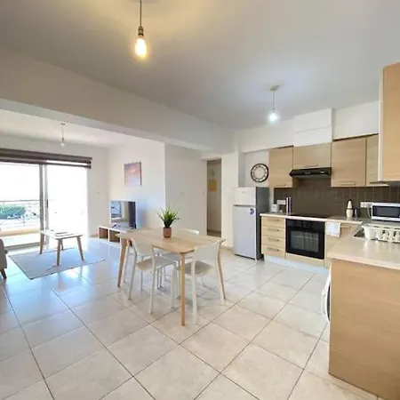 2bedroom Apt With Communal Pool Mazotos