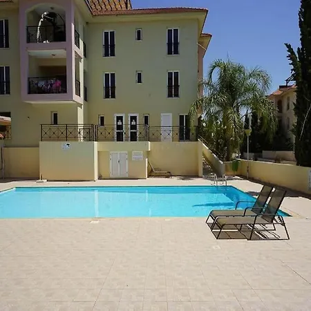 2bedroom Apt With Communal Pool Apartment Mazotos